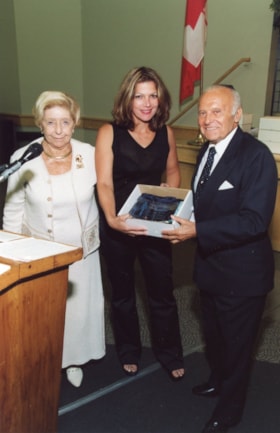 Edna Goldfarb, Lisanne Goldfarb, and Saul Goldfarb at an Ottawa Jewish Community Foundation event.