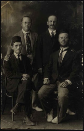 WOLOFSKY photos/H.M. CAISERMAN, Hirsch WOLOFSKY, MARGOLIS (Rabbi), photo taken in Jerusalem