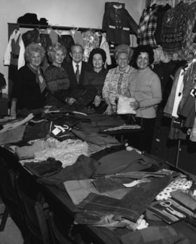 B'nai Brith Blue Star Chapter/ children's clothing drive, volunteers - some identified
