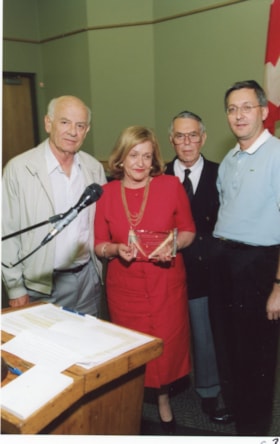 Zeev and Sara Vered receive momento of appreciation from Foundation President Norman Lesh and SJCC president Ian Sherman for the establishment of the Sara and Zeev Vered Israel Culture Program Fund.