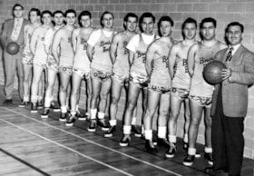 The B'nai B'rith basketball team at the Jewish Community Centre in Ottawa