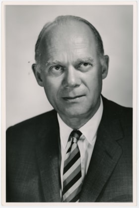 Louis Rasminsky.