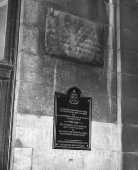 Spanish & Portuguese Synagogue site - plaque re 1st synagogue