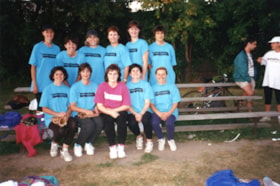 1 photo of a women's softball team