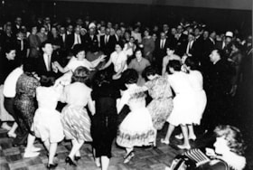 Group dancing at Israel Independence Day at the Jewish Community Centre