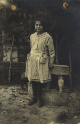 SIMACK (Simak), Chana - Ukrainian Jewish orphan case file (the file includes a photo) This file includes translations from Yiddish provided by Chana's daughter in 1997.