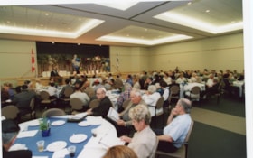 Group of unidentified people at an Ottawa Jewish Community Foundation event.