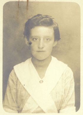 KOTLIAR, Gittel - Ukrainian Jewish orphan case file (the file includes a photo)