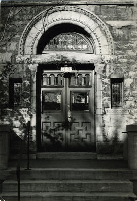 Doorway, 39 Rosemount Ave