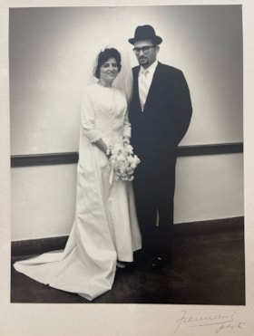 Wedding photo of Rabbi Bulka and Naomi Bulka (1 photo)
