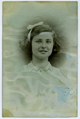 Studio portrait of Ruth Benditsky.