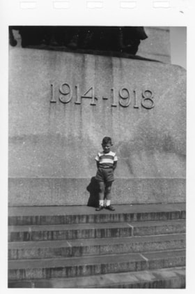 Gordon Allice in front of the War Memorial