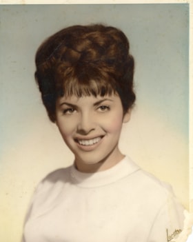 Portrait of Leah Bulka