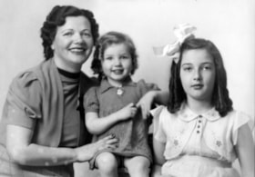 Mrs. Edward Gittelson with children.