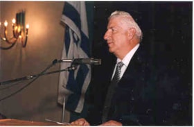 Norman Zagerman speaking at the Jewish Community Council of Ottawa Annual General Meeting.
