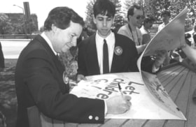 Signing the "freedom" petition for Soviet Jews