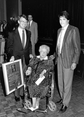 Ottawa Vaad Ha'Ir annual meeting, Gilbert Greenberg award presented to Greta Cohen