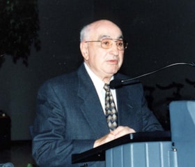 Morrie Konick speaking at the launch the Ottawa Jewish (Bulletin) Heritage Database.