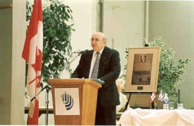 Stephen Victor speaking at the Jewish Community Council of Ottawa Annual General Meeting.