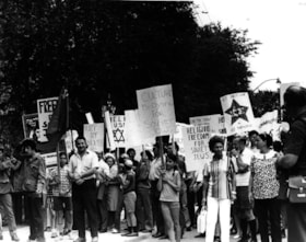 Soviet Jewry demonstration/ Ottawa (September) group with children