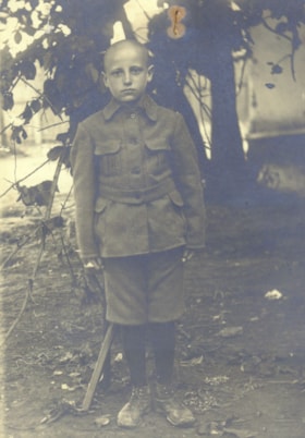 NOSS, Meier - Ukrainian Jewish orphan case file (the file includes a photo)