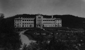Mount Sinai Sanatorium/Exterior from distance