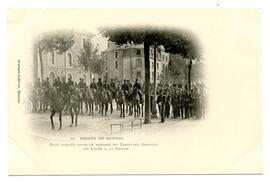 Postcard, "30 - Proces de Rennes, Haie Formee pour le Passage du Capitaine Dreyfus du Lycee a la Prison"