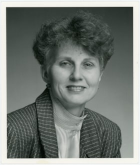Dr. Maureen Molot