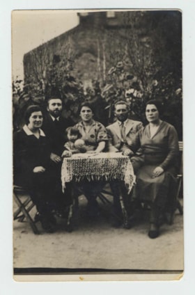 Family portrait of the Szertn and Sieradzki