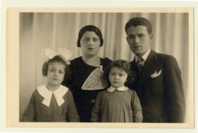 Relatives of Maurice Shenkier