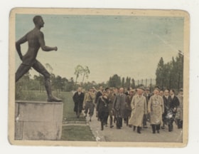 Adolf Hilter im Berliner Stadion (Adolf Hitler inside the Berlin Stadium)